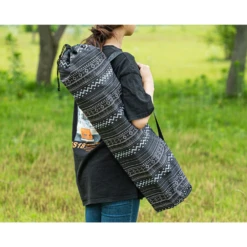 KZM New Hug Chair Black -Roam Ready 13 0a00a17a 9fa7 4854 99c2 b03ae7edf5a9