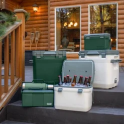 STANLEY® Adventure Cooler 16QT -Roam Ready 16 03b709fd 4ede 413b a570 37cd9d53e1be