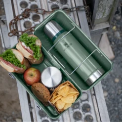 Stanley Classic Lunchbox 10QT Black -Roam Ready 1 75d7382c a5c3 4393 ab9c 2dbdf748a440