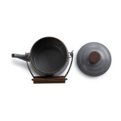 Barebones Enamel Teapot -Roam Ready CKW 379 4