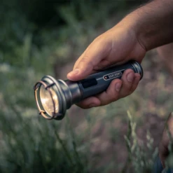 Barebones Vintage Flashlight -Roam Ready LIV 257 8 600x600 1bd56867 10f3 44b2 a57e 17567fb5e288