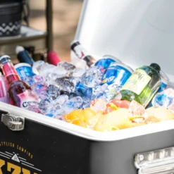 KZM Ice Cooler Box -Roam Ready Untitled 1000x1000px 9 3f50b824 edb6 44c5 8d88 96a978d346f6