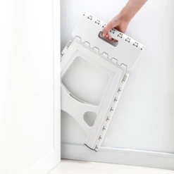 Tenma Low Leg Portable Folding Stool Army Green -Roam Ready chair eric 9 600x600 b3507ac8 a818 435c 8b13 c63a400b745a